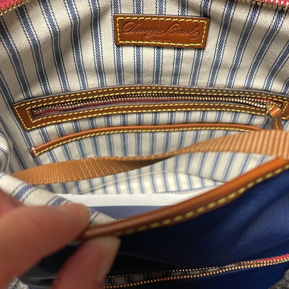 Dooney and Bourke Small Hobo Crossboby Handbag - Picture 4 of 8